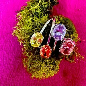 Beautiful four color crystal ring Size 8